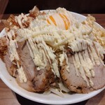 らーめん菊 - 汁なし蕎麦 1300円 麺300g
      トッピング カレー 100円
      ニンニクマシマシ、ヤサイマシ、マヨ、辛味