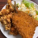 五芳斉 - 唐揚げ5個隠れてます