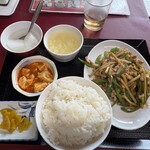 香港屋 - 豚肉とピーマンの細切り炒め定食