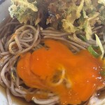 はなゆう - 玉子の黄身を崩すとマイルドな味わいに