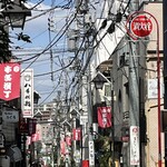 神楽坂タンテボーネ - 本多横丁の電柱群