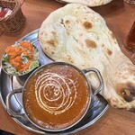 サワディーナマステ - ✅Aランチセット(カレー1種&ドリンク)¥900
　※キーマカレー5辛・サラダ・烏龍茶付
　※ナンorライス(1回お代わり無料)