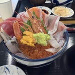UORIKI FISH MARKET - 上海鮮丼(アップ)