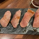 焼肉 ONAKANOMIKATA - ロースとカルビの肉寿司