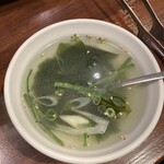 焼肉 ONAKANOMIKATA - ワカメスープ