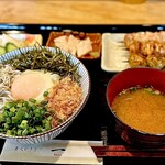 炭火やきとり 一 - 『玉子かけ丼』ご飯大盛り