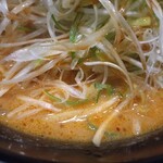 味噌とんこつらーめん まる - 