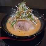 味噌とんこつらーめん まる - 