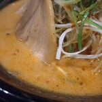 味噌とんこつらーめん まる - 