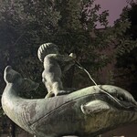 月に吠える - イルカに乗るクピドも、ほんと最高にかわええんやわ。