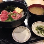 旬彩遊食　おのや - まぐろ丼