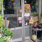 朝日製菓 - 店外 出入口