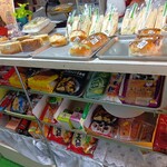 朝日製菓 - 店内 サンドイッチ類とお菓子類