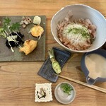 おおむろ軽食堂 - 前菜プレート/伊豆わさび麦とろ丼