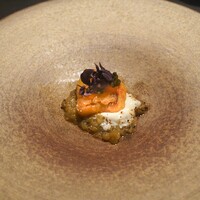 TOSAGE - 甘鯛セモリナ粉のフリット、紫バジルとキャビアソース、那須のタルタル、ストラッキオーチーズ