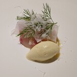 アコルドゥ - 魚と蕎麦の実 トリュフと日本的な香り