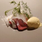 アコルドゥ - 魚と蕎麦の実 トリュフと日本的な香り