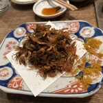 居酒屋 ちょーちょ - 川エビのから揚げ。見た目が…ですが美味しいです。カレー塩がまたいい！