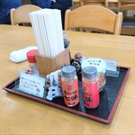 岡製麺所 - 卓上