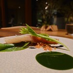 アコルドゥ - ペスカードアサード ユリ科のエッセンスとミガス