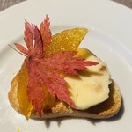 boB the garden Ginza - 柿とチーズのタルティーヌ