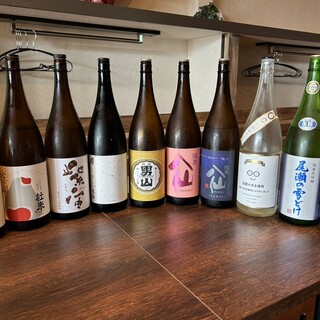 刺身に合う日本酒を日替わりで。八戸酒造の地酒セレクション