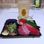 セルフ酒場たむさん - 刺身盛合せ(600円)＋角ハイ(390円)