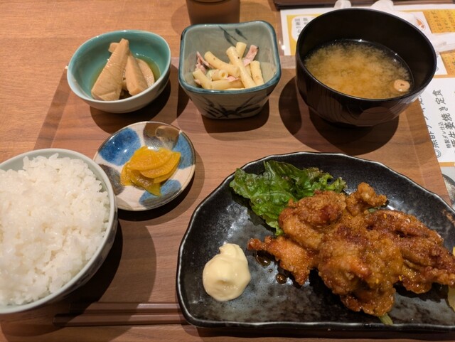 大衆食堂 bee - 西11丁目/食堂 | 食べログ