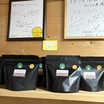 オオツカファーム - 店内4 パラシュート部隊のサインが！