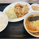 中華 丸八 - 焼肉定食