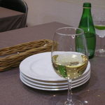 Ｌｅ 日本食堂 - 白ワイン、ペリエ