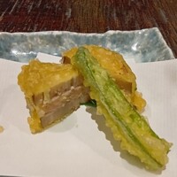 ダイナミックキッチン＆バー 響  新宿サザンタワー店 - レンコン挟み揚げ