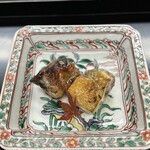 よし町 - ⑥ジャフラトレーディング産ホロホロ鳥の炭火焼き　もも肉とむね肉