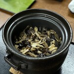 よし町 - ⑬天然茸ご飯（マスタケ、ホンシメジ、香茸、ムラサキシメジ、ヌメリササタケ、ハツタケ、舞茸、キクラゲ）