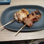 やきとり 織笠 - 手羽塩、豚味噌漬け各198円