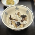 よし町 - ⑬天然茸ご飯（マスタケ、ホンシメジ、香茸、ムラサキシメジ、ヌメリササタケ、ハツタケ、舞茸、キクラゲ）