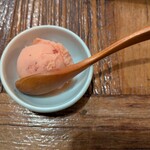 一天張 - いちごのアイスクリーム