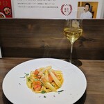 創作イタリアン Gemelli - ホワイトアスパラガスとズワイガニ、フレッシュトマトのオイルソース　スパゲッティー二