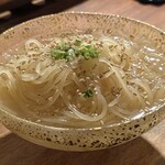 近江牛ホルモン いるもん - 〆は盛岡冷麺