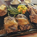 ハングリータイガー 横浜ハンマーヘッド店 - オリジナルハンバーグと骨付きラム 