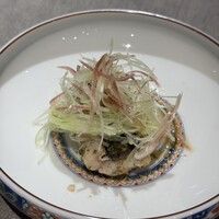 ON the TABLE CHINESE - 