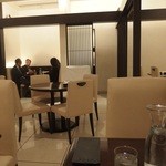 シターラ 青山店 - ランチタイムはビジネスパーソン達が多いです