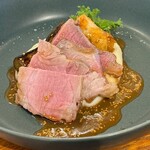 BISTRO 塒 - ランチA 1,200円 九州豚のロティとじゃがいもピュレ、秋なすのブレゼ、エビ芋のフリット