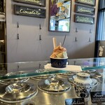 젤라테리아 지나 - 