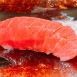 梅田 すし継 - 本鮪の中トロ②