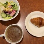 羅布乃瑠沙羅英慕　 - 料理写真:'25/10/24 スープ・サラダ・パン