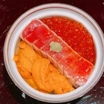 梅田 すし継 - 三色丼①