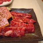 ホルモン焼肉 ぎゅうぎゅう - 