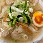 桜上水 船越 - 塩ワンタンメン＋味付玉子半分