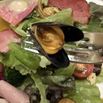 メトロカフェ カラト - ムール貝？